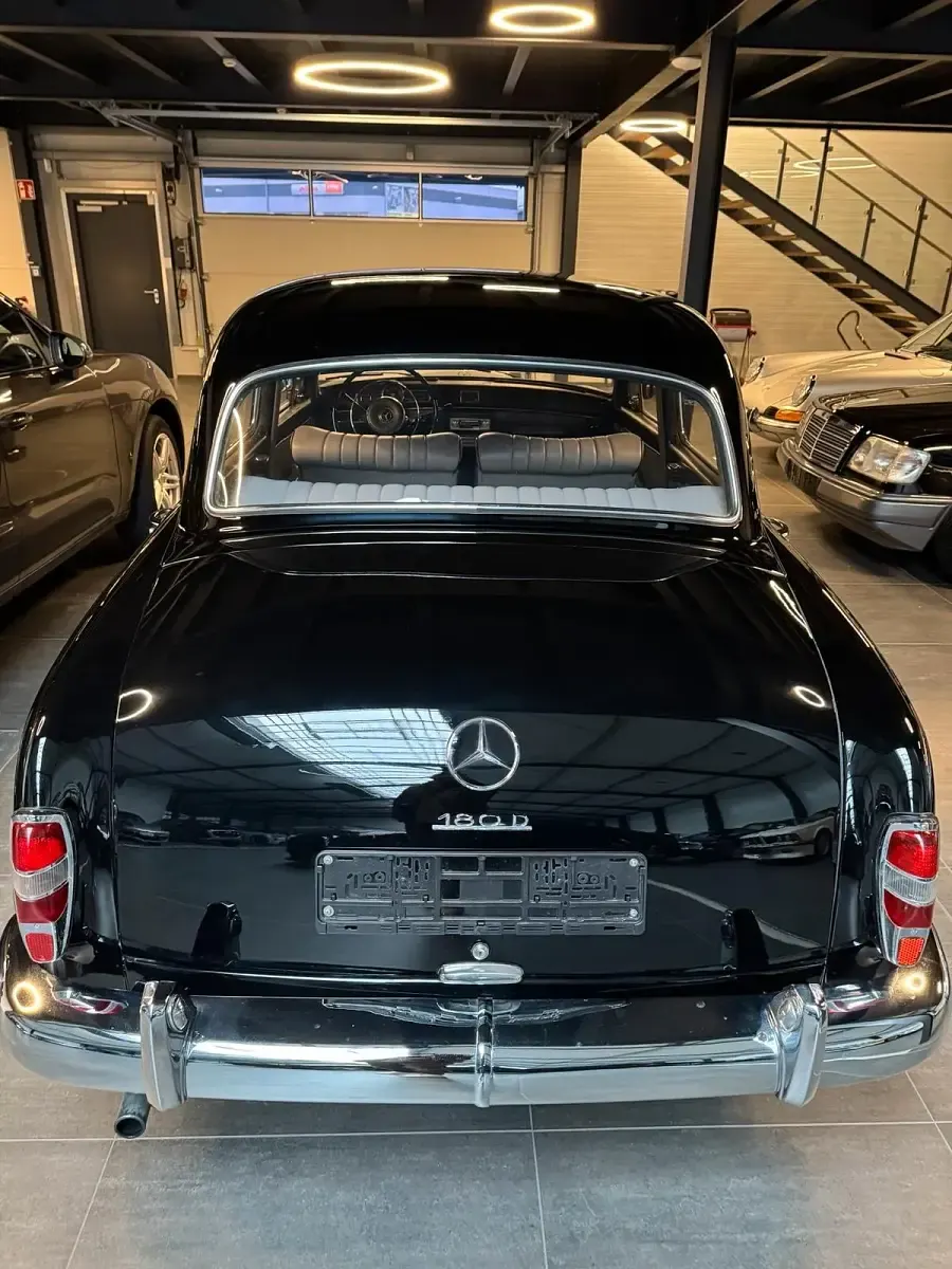 Gebraucht Mercedes 180 43 PS (31 kW) 1961 Schwarz Limousine