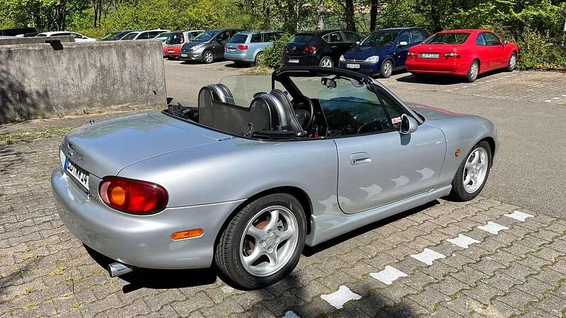 Usata Mazda MX5 110 CV (80 kW) 1998 Argento Cabrio