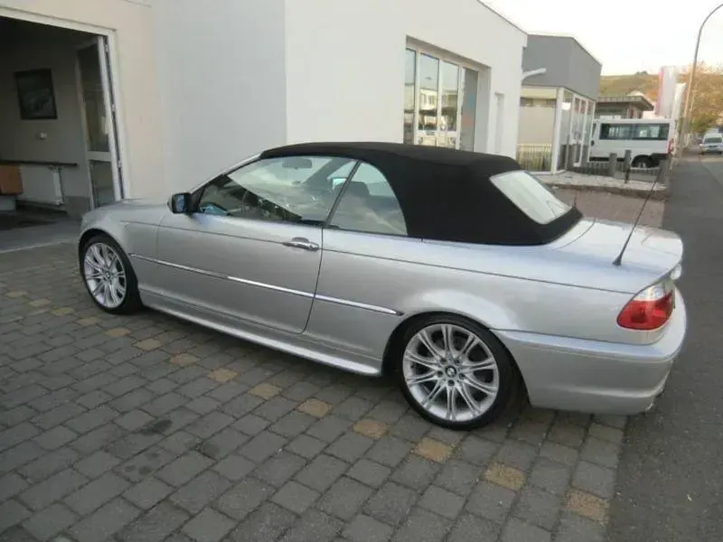 Gebraucht BMW 330 Cabriolet Sport Line 231 PS (169 kW) 2006 Silber Cabrio