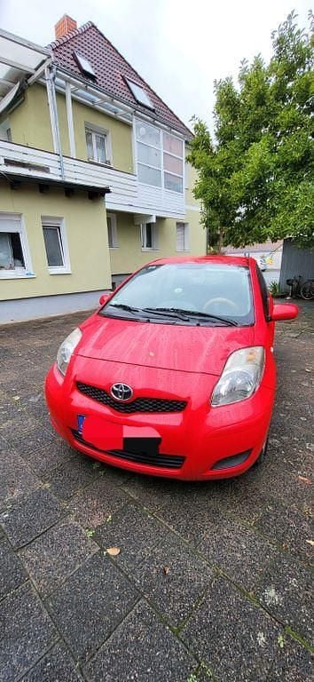 Rot Gebraucht 2011 Toyota Yaris Kleinwagen | 2.100 € (Fairer Preis) - Bild 1/4