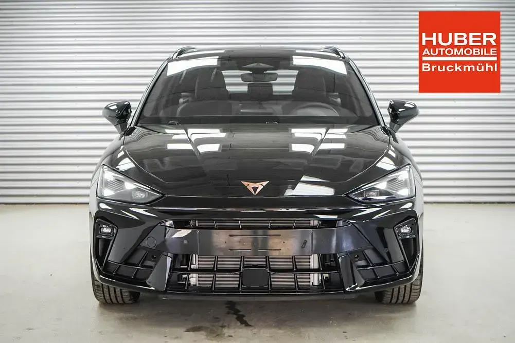 Neu Cupra Leon 150 PS (110 kW) 2026 Midnight black metallic (0e) Kombi