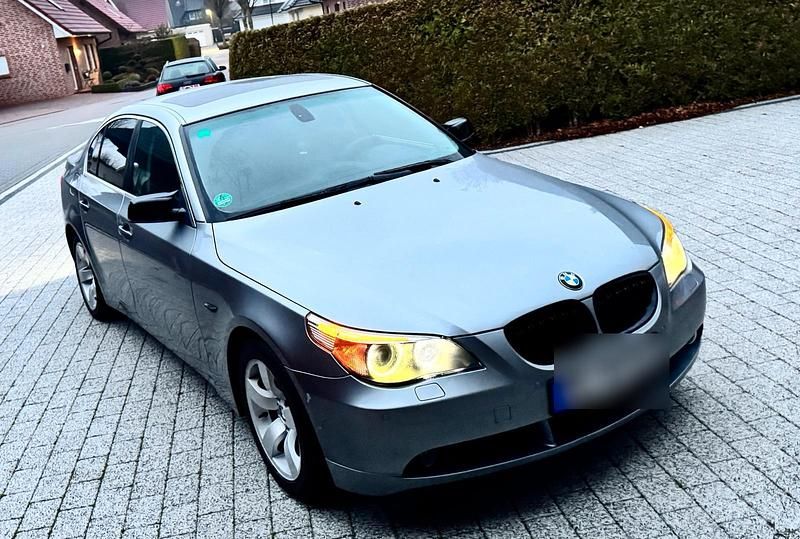 Silber Gebraucht 2007 BMW 530 Limousine | 4.500 € (Guter Preis) - Bild 1/4