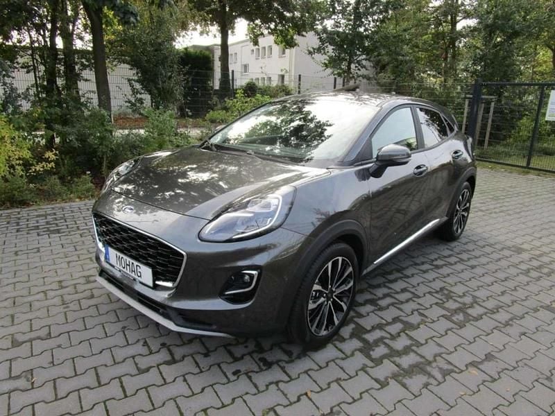 Magneticgrau (metallic) Gebraucht 2023 Ford Puma Gen-E Titanium X SUV | 20.990 € (Fairer Preis) - Bild 1/4