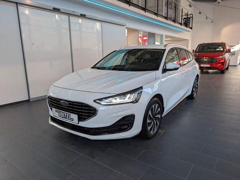 Weiß Gebraucht 2023 Ford Focus Titanium X Limousine | 23.990 € (Etwas zu teuer) - Bild 1/4