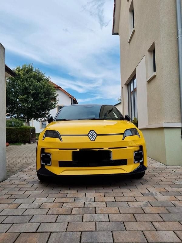 Gebraucht Renault 5 E-Tech Iconic 110 kW (150 PS) 2025 Gelb Limousine