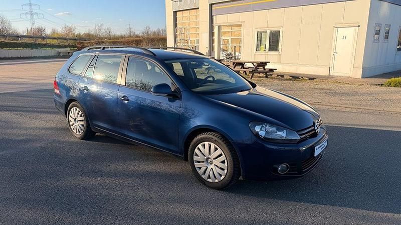 Gebraucht VW Golf VI 105 PS (77 kW) 2013 Blau Kleinwagen