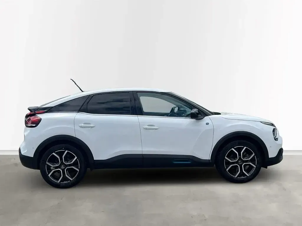 Second-hand Citroën e-C4 Shine 100 kW (136 CP) 2022 Alb Berlinǎ