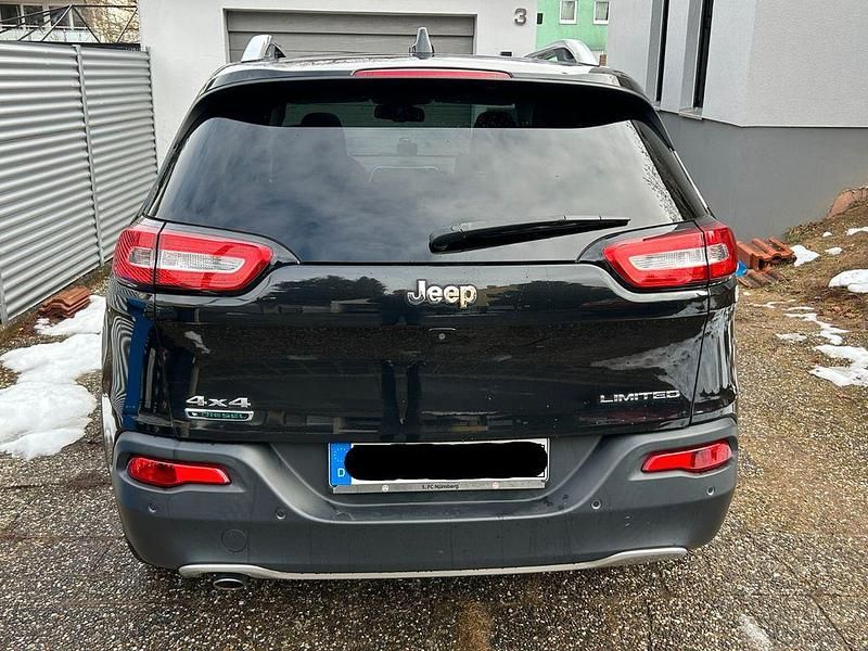 Gebraucht Jeep Cherokee 140 PS (102 kW) 2014 Schwarz SUV