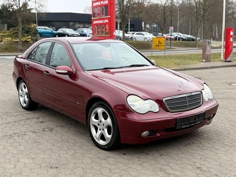 Rot Gebraucht 2003 Mercedes C180 Limousine | 1.800 € (Superpreis) - Bild 1/4
