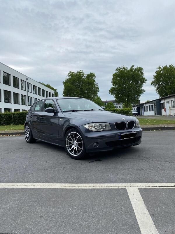 Grau Gebraucht 2005 BMW 116 Kleinwagen | 3.590 € (Fairer Preis) - Bild 1/4