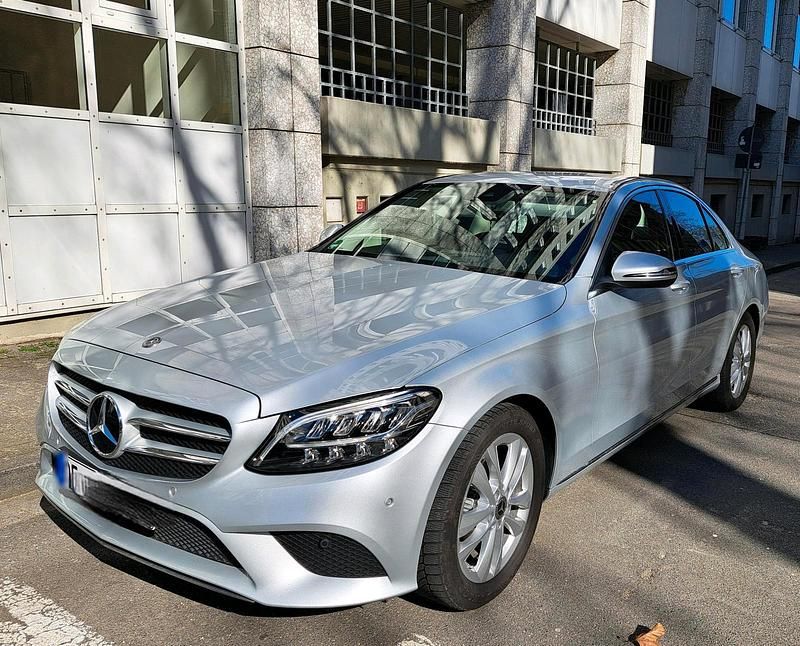 Gebraucht Mercedes C200 160 PS (117 kW) 2019 Silber Limousine