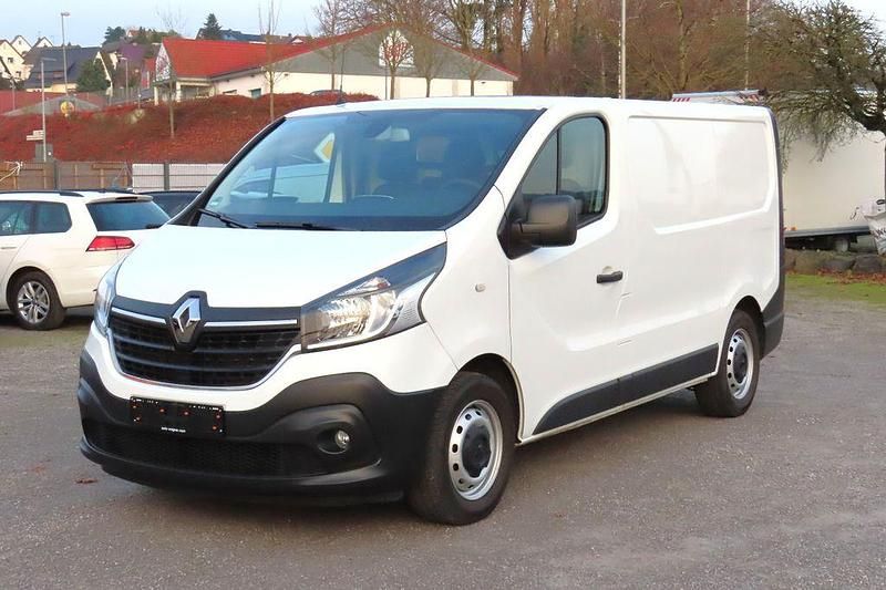 Gebraucht Renault Trafic Komfort 120 PS (88 kW) 2021 Weißglacier Van / Kleinbus
