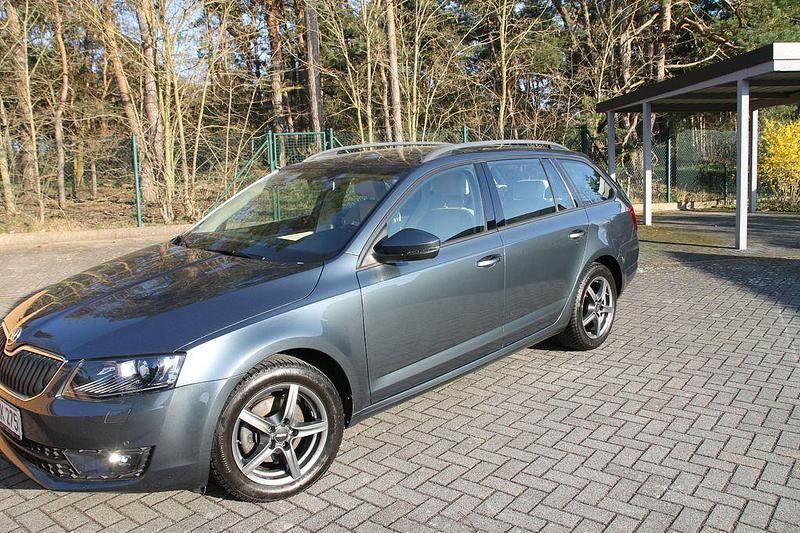Gebraucht Skoda Octavia Style 150 PS (110 kW) 2016 Grau Kleinwagen