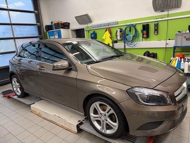 Gebraucht Mercedes A220 170 PS (125 kW) 2013 Grau Limousine