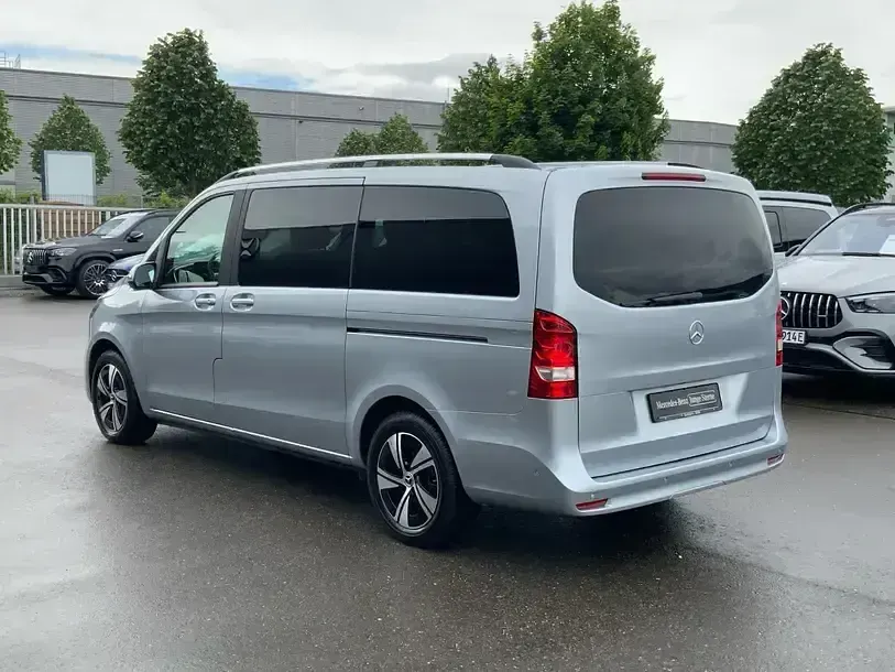 Gebraucht Mercedes V250 190 PS (139 kW) 2025 Silber Van / Kleinbus