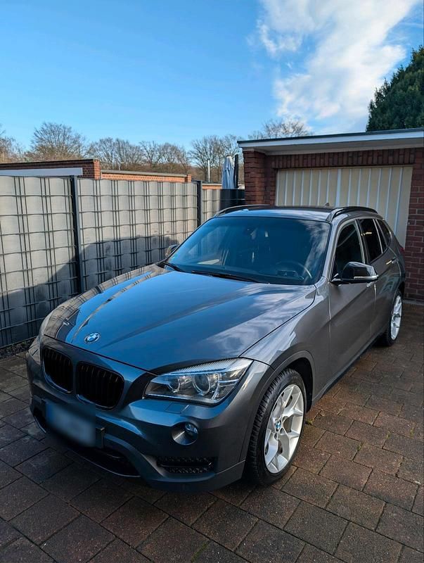 Grau Gebraucht 2012 BMW X1 Sport Line SUV | 11.750 € (Teuer) - Bild 1/4