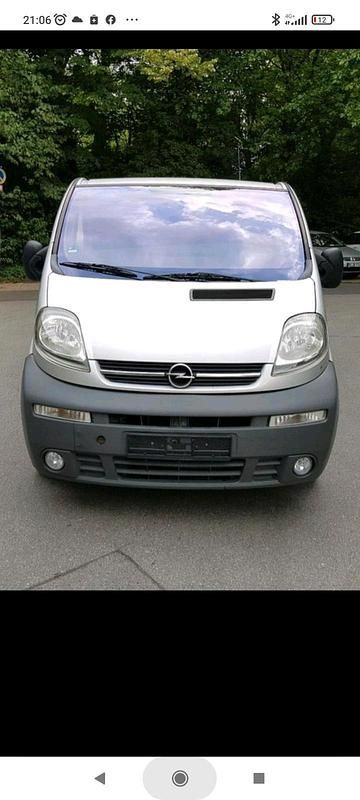 Second-hand Opel Vivaro 2003 Argintiu Monovolum