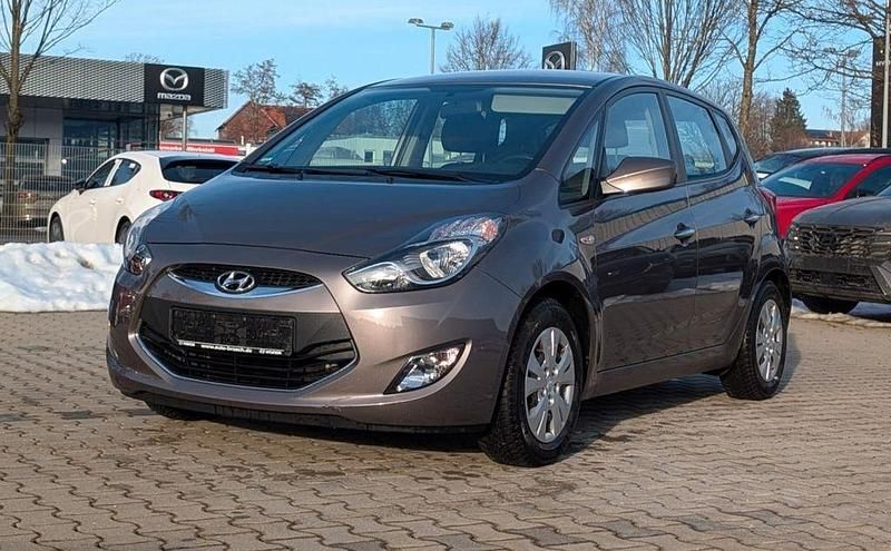 Gebraucht Hyundai ix20 90 PS (66 kW) 2013 Braun Kleinwagen