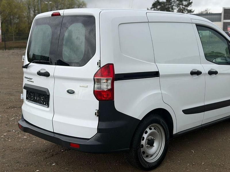 Gebraucht Ford Transit Basis 101 PS (74 kW) 2018 Weiß Van / Kleinbus