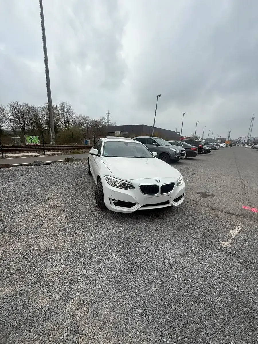 Gebraucht BMW 218 Advantage 136 PS (100 kW) 2016 Weiß Coupé