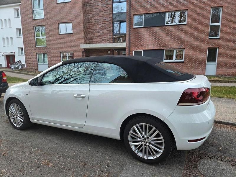 Gebraucht VW Golf Cabriolet Cup 122 PS (89 kW) 2014 Weiß Cabrio