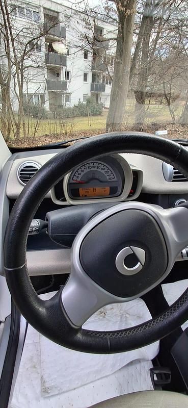 Gebraucht Smart ForTwo Coupé 70 PS (51 kW) 2012 Weiß Coupé