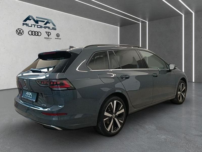 Neu VW Golf VIII Style 150 PS (110 kW) 2025 Delfingrau metallic Kombi