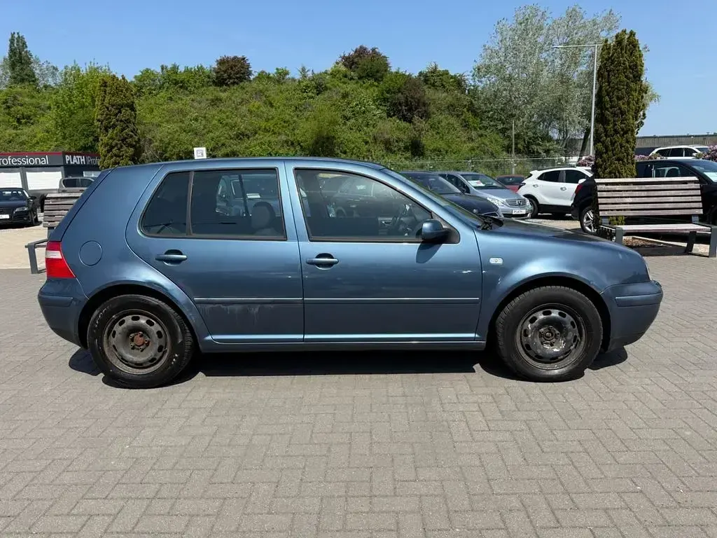 Gebraucht VW Golf IV Edition 75 PS (55 kW) 2003 Blau Limousine