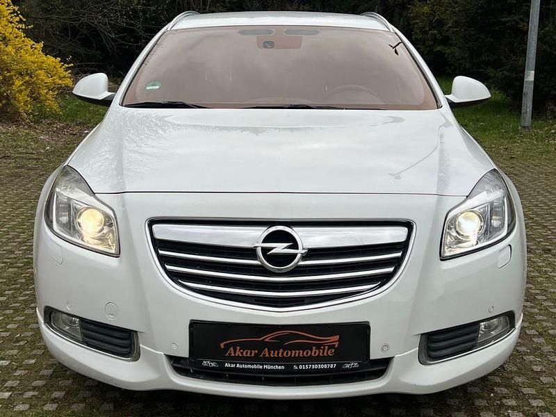 Gebraucht Opel Insignia OPC 160 PS (117 kW) 2011 Weiß Kombi