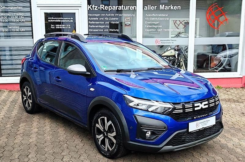 Blau Gebraucht 2023 Dacia Sandero Expression Kleinwagen | 15.476 € (Fairer Preis) - Bild 1/4