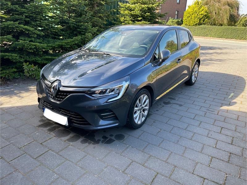 Grau Gebraucht 2020 Renault Clio V Experience Kleinwagen | 10.900 € (Guter Preis) - Bild 1/4