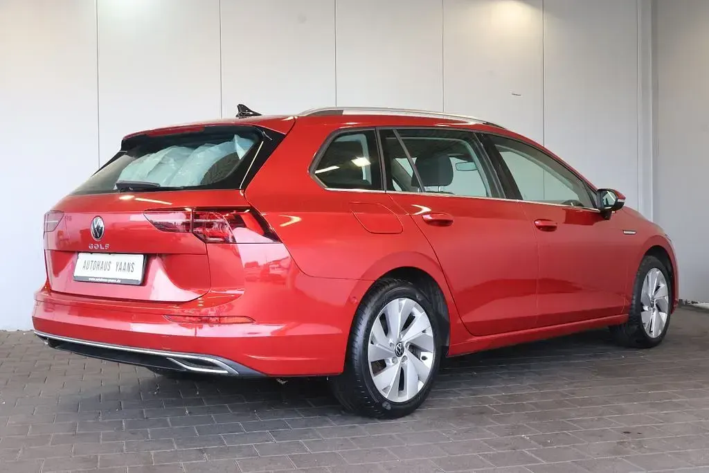 Gebraucht VW Golf VIII Style 150 PS (110 kW) 2021 Rot Limousine