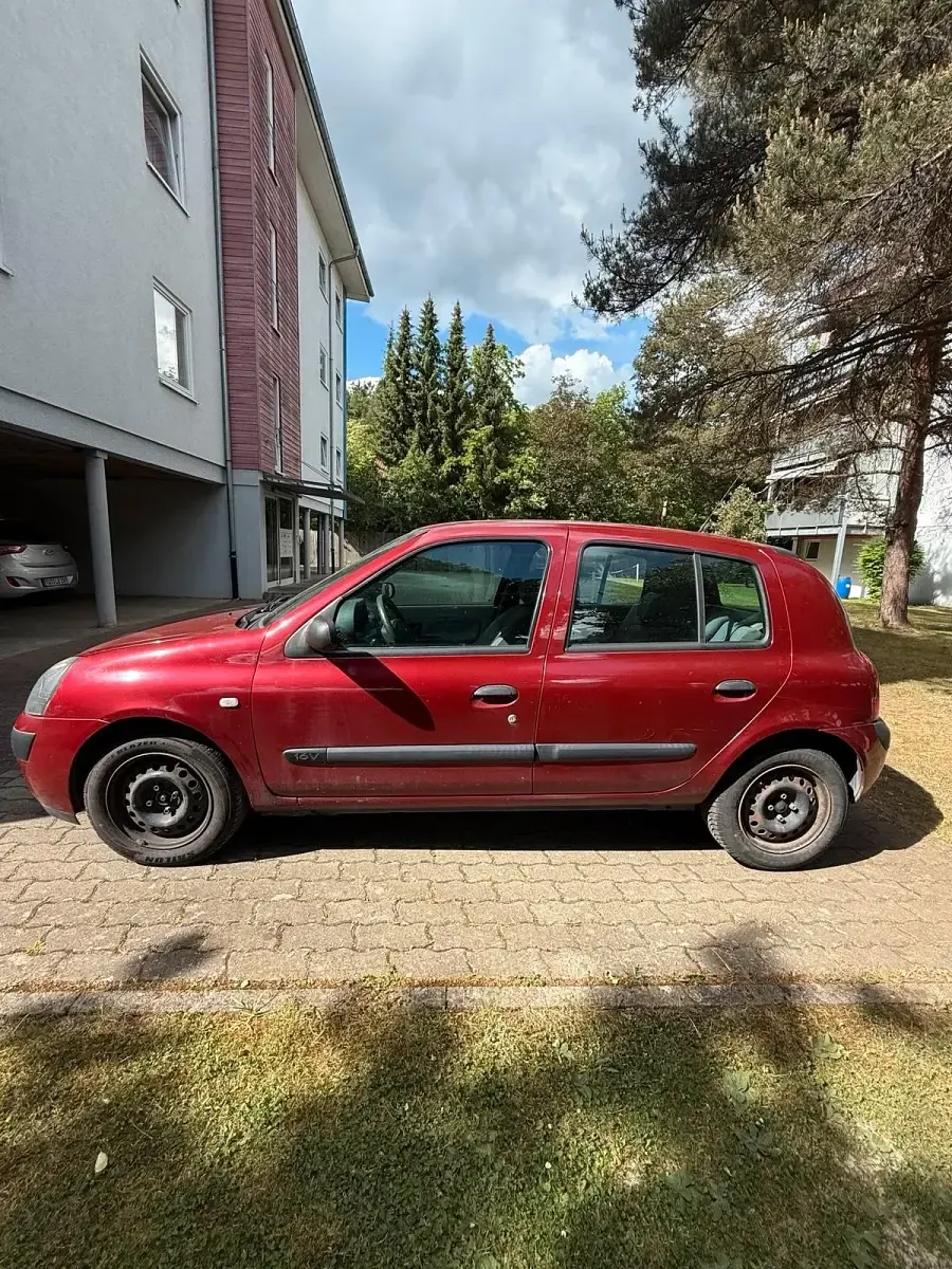 Gebraucht Renault Clio 75 PS (55 kW) 2003 Rot Kleinwagen