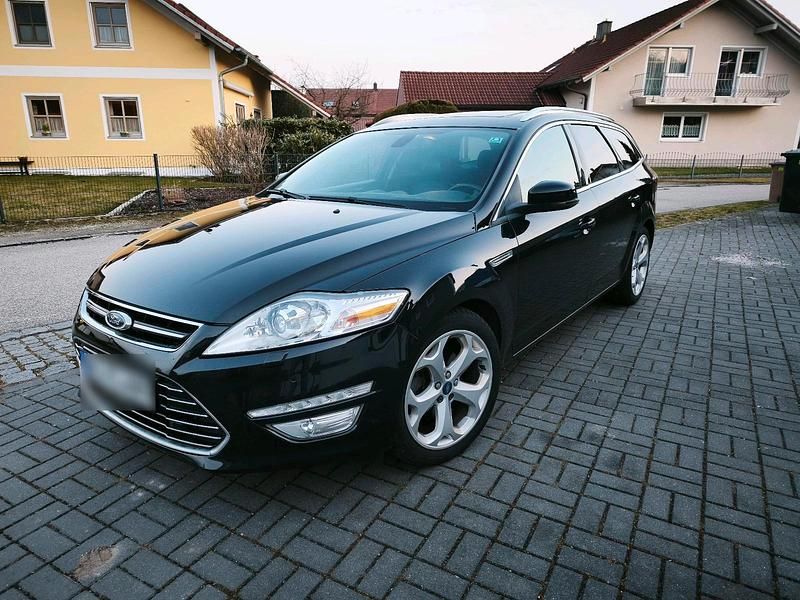 Gebraucht Ford Mondeo Titanium 140 PS (102 kW) 2014 Schwarz Kombi