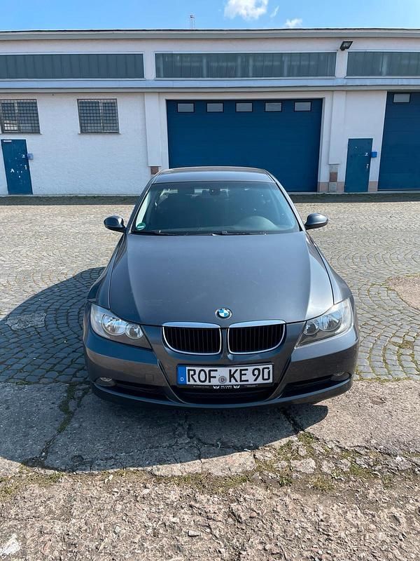 Gebraucht BMW 320 150 PS (110 kW) 2006 Grau Limousine