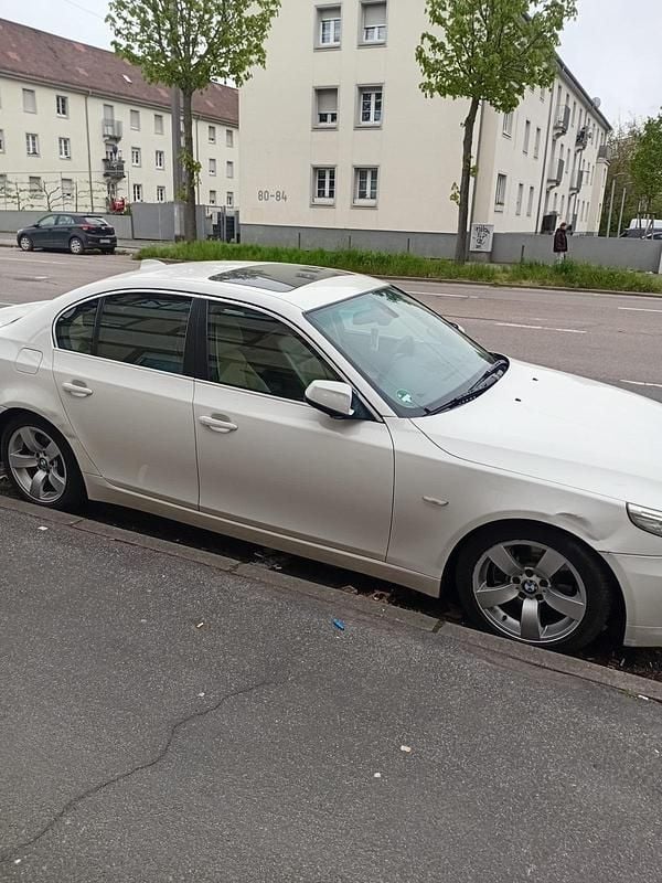 Second-hand BMW 525 197 CP (144 kW) 2009 Alb Berlinǎ