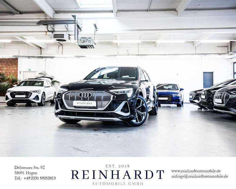 Mythosschwarz metallic Gebraucht 2022 Audi e-tron Ambiente SUV | 45.310 € (Superpreis) - Bild 1/3