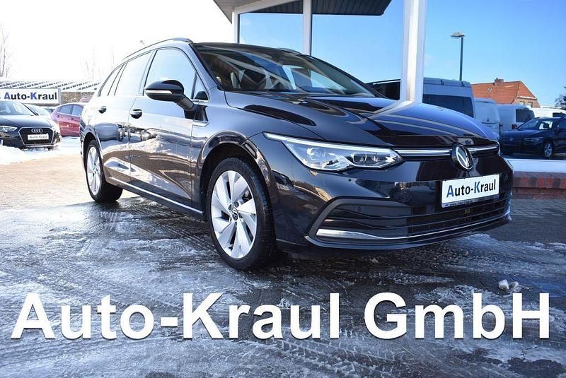 Gebraucht VW Golf VIII Style 150 PS (110 kW) 2022 Deep black perleffekt (metallic) Kombi