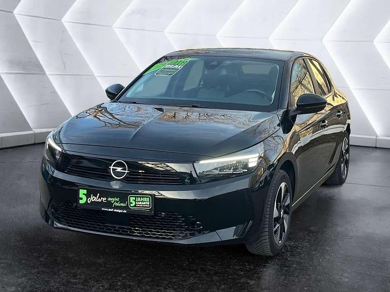 Gebraucht Opel Corsa-e Edition 100 kW (136 PS) 2023 Lackierung schwarz perla nera/ Kleinwagen