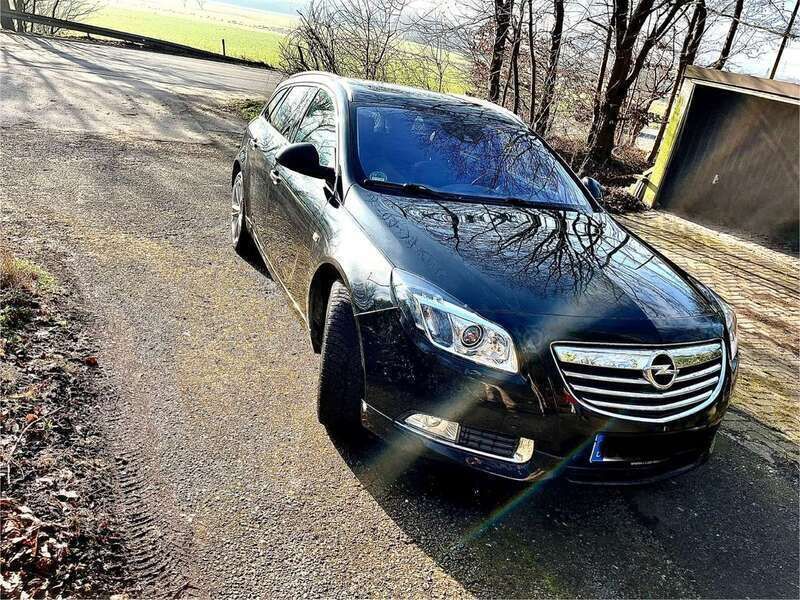 Schwarz Gebraucht 2012 Opel Insignia Sport Kombi | 6.500 € (Fairer Preis) - Bild 1/4