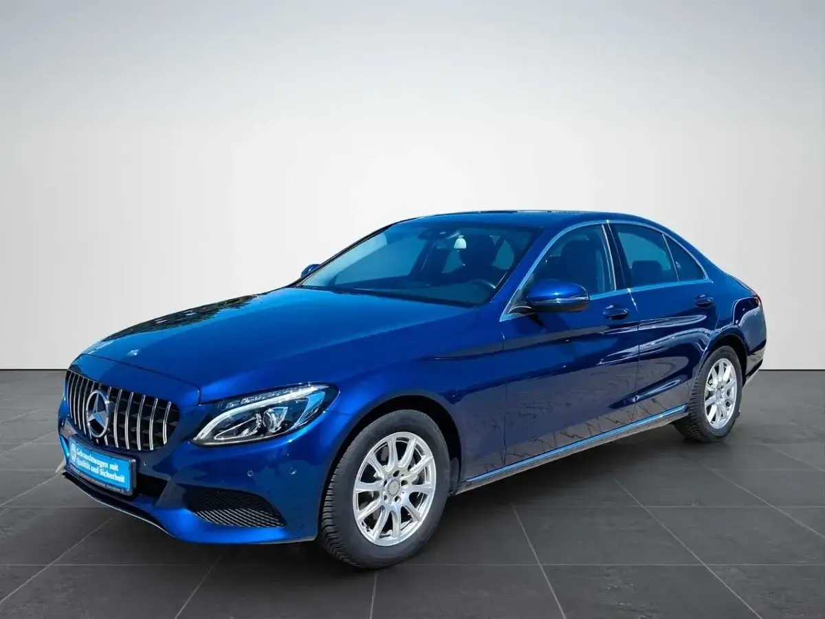 Gebraucht Mercedes C180 Avantgarde 156 PS (114 kW) 2017 Blau Limousine