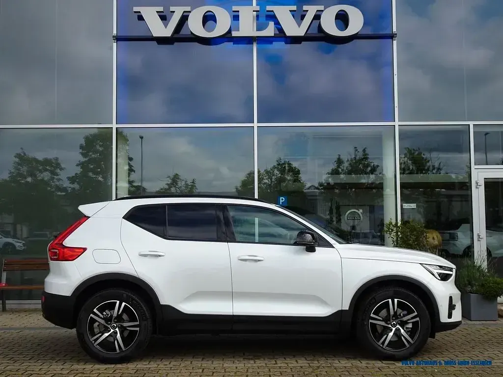 Gebraucht Volvo XC40 Plus 163 PS (119 kW) 2026 Weiß SUV