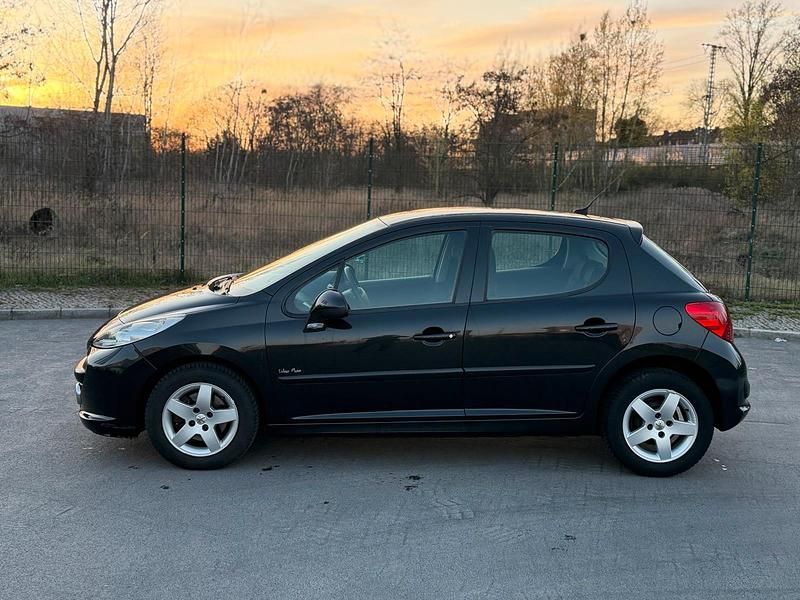 Gebraucht Peugeot 207 95 PS (69 kW) 2009 Schwarz Limousine
