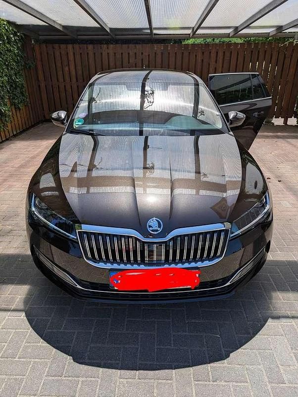 Braun Gebraucht 2021 Skoda Superb Kombi | 28.000 € (Superpreis) - Bild 1/4