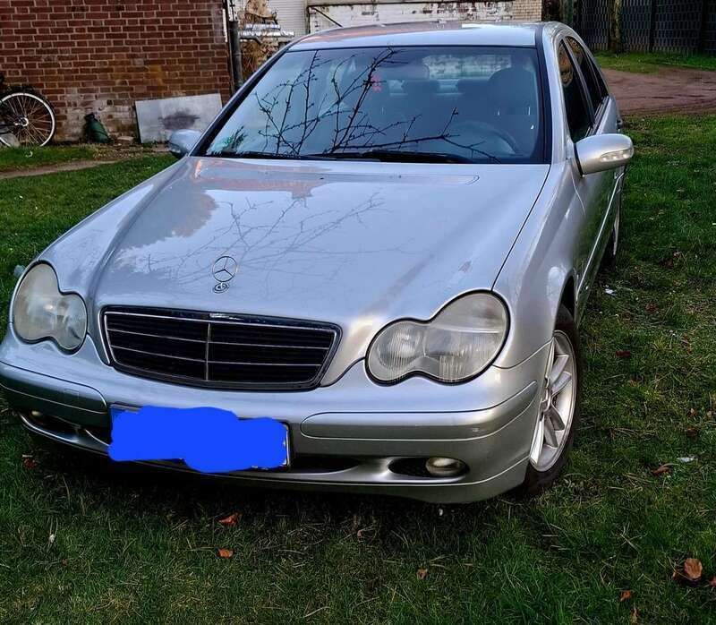 Gebraucht 2004 Mercedes C180 Classic Limousine | 2.100 € (Guter Preis) - Bild 1/4