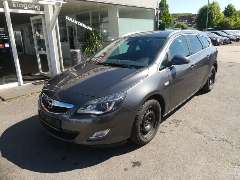 Gebraucht Opel Astra Innovation 140 PS (102 kW) 2011 Grau Kombi