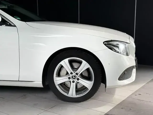 Gebraucht Mercedes E350 258 PS (189 kW) 2017 Weiß Kombi