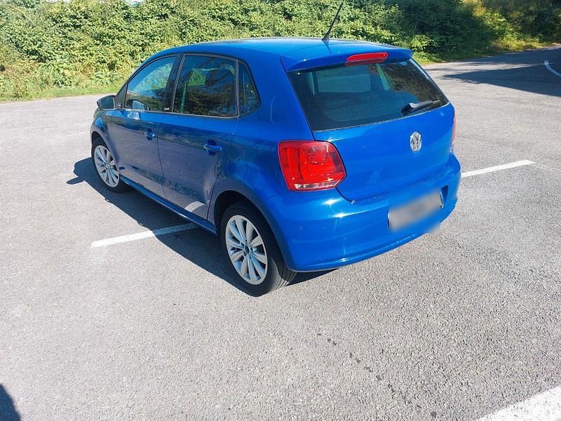 Blau Gebraucht 2011 VW Polo Trendline Kleinwagen | 2.700 € (Guter Preis) - Bild 1/4