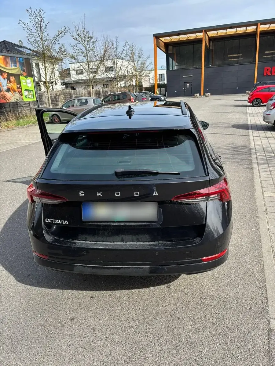 Gebraucht Skoda Octavia 116 PS (85 kW) 2022 Schwarz Kombi