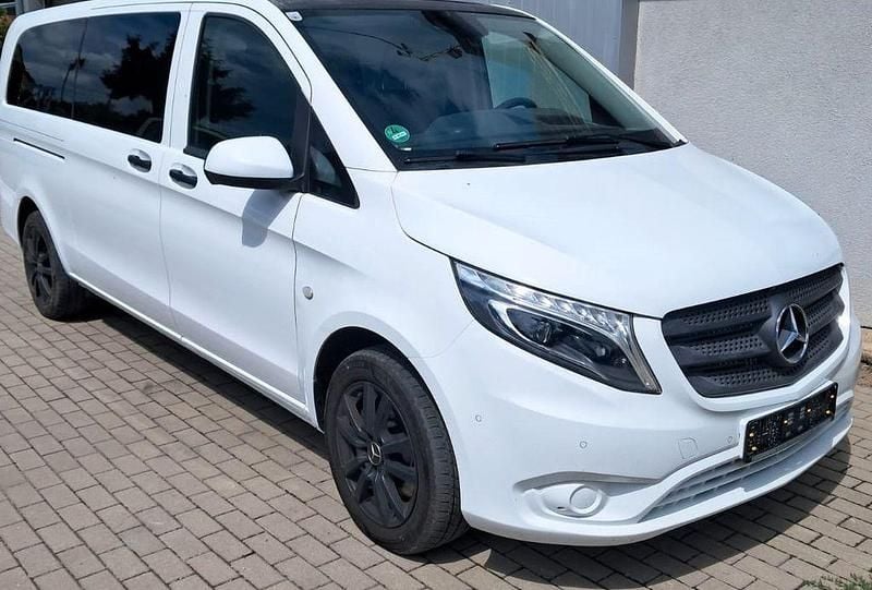 Weiß Gebraucht 2016 Mercedes Vito Van / Kleinbus | 23.999 € - Bild 1/2